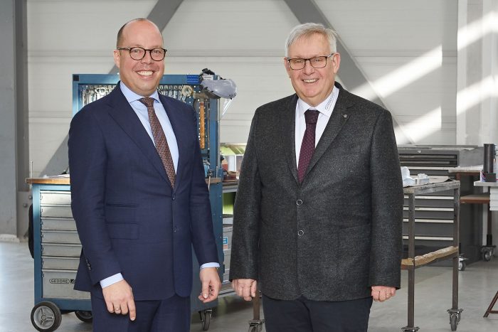  Carsten Liske, a CHIRON csoport ügyvezető igazgatója és Michael Greidenweis, a Greidenweis Maschinenbau GmbH & Co. KG tulajdonosa és ügyvezető igazgatója